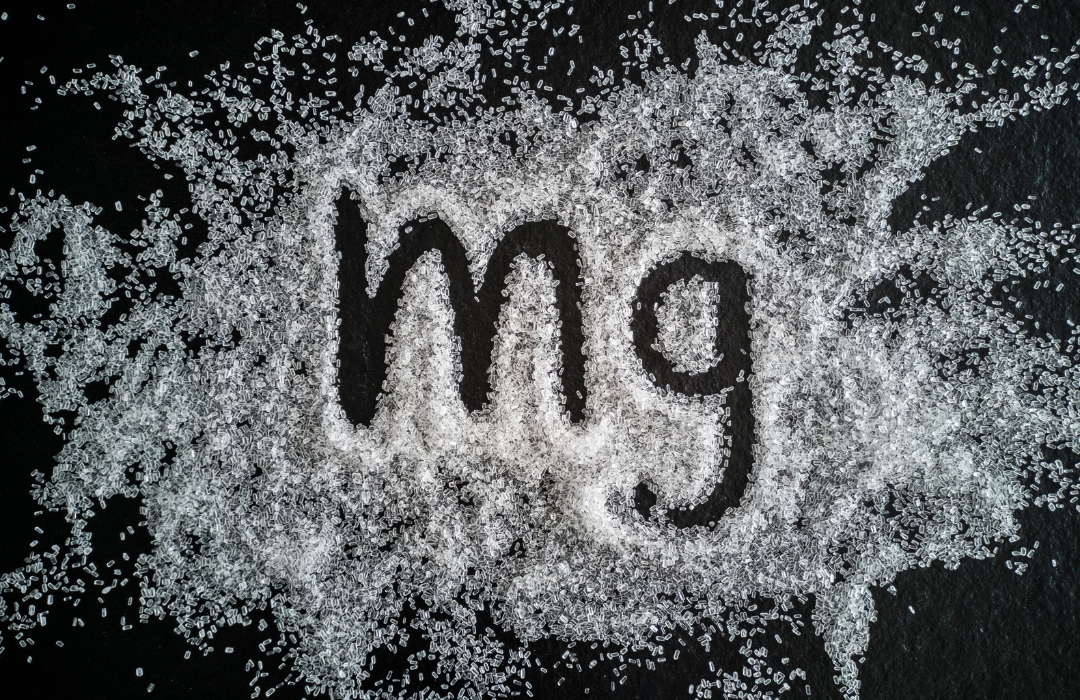 Pregnancy-safe magnesium supplements, including magnesium glycinate, with benefits for cramping, blood pressure, sleep, digestion, and blood sugar balance.