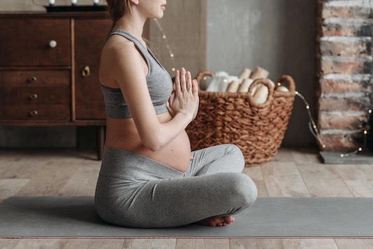 Postpartum skincare essentials — collagen powder, avocado, and natural nourishing oil for healthy, glowing skin